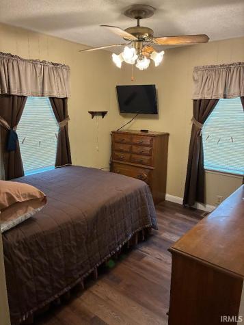 489 NE D. Street Street Linton IN 47441