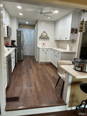 489 NE D. Street Street Linton IN 47441