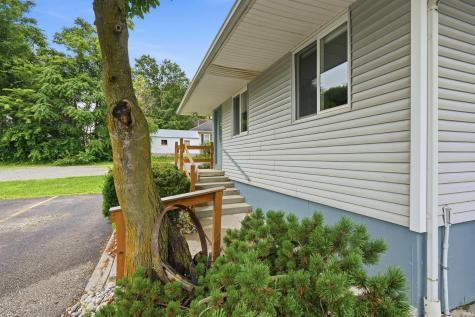 208 E Whitley Street Churubusco IN 46723