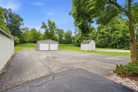 208 E Whitley Street Churubusco IN 46723