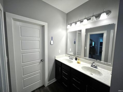 5131 Stables Drive Evansville IN 47715
