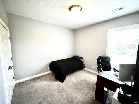 5131 Stables Drive Evansville IN 47715