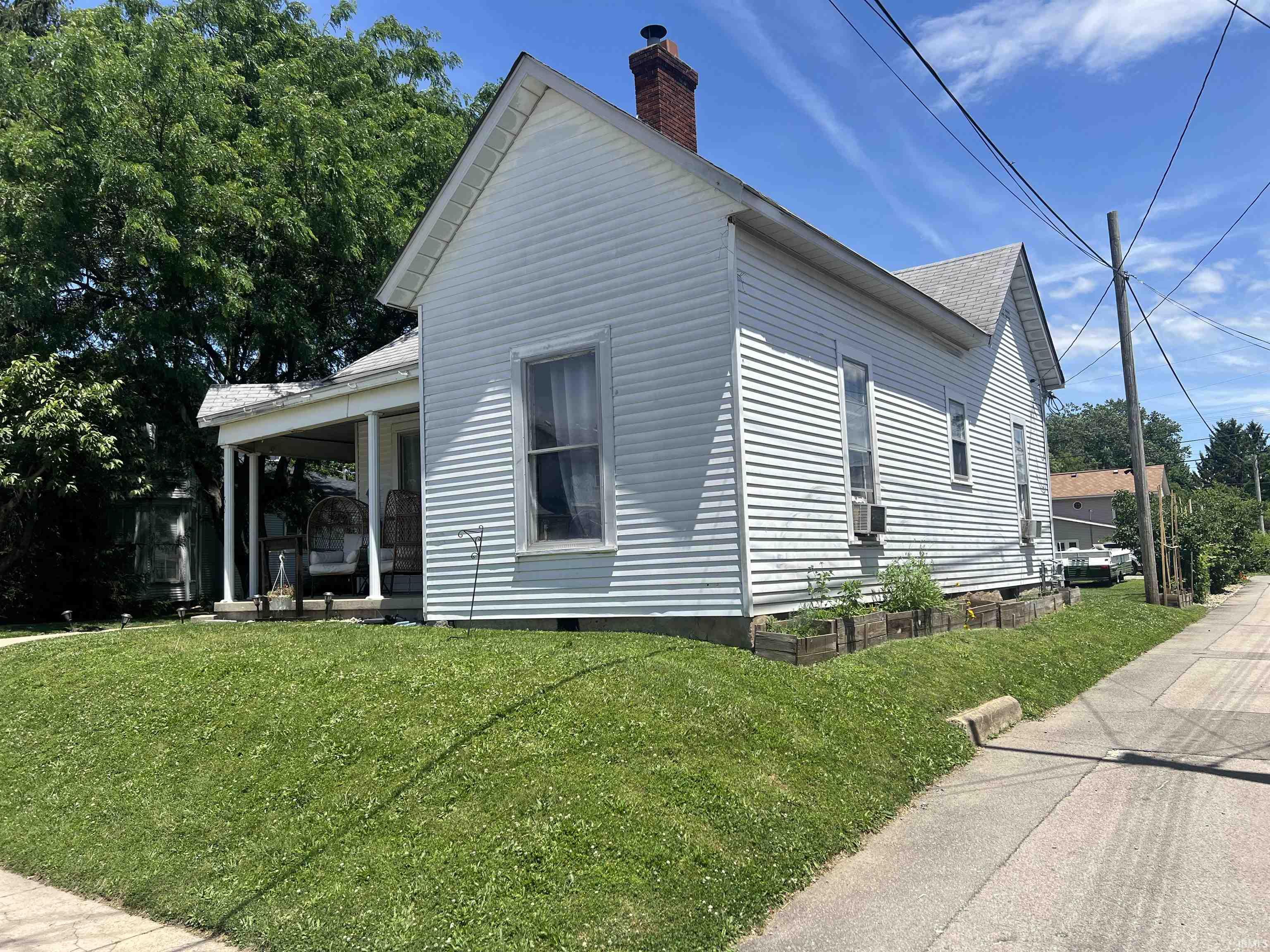133 N Main Street Albany IN 47320
