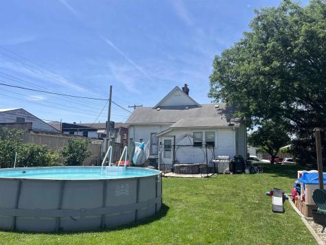 133 N Main Street Albany IN 47320