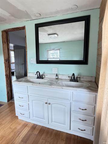 1018 E 8th Street Veedersburg IN 47987