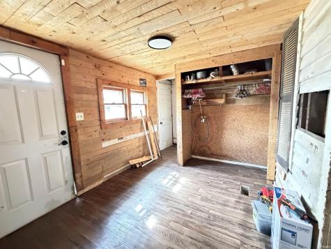 1018 E 8th Street Veedersburg IN 47987