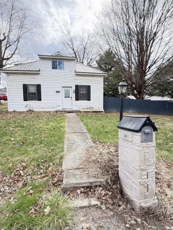 1018 E 8th Street Veedersburg IN 47987