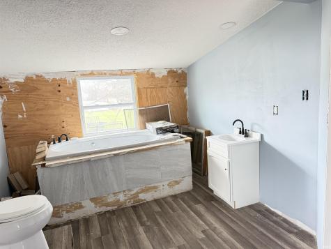 1018 E 8th Street Veedersburg IN 47987