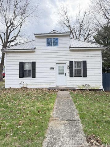 1018 E 8th Street Veedersburg IN 47987