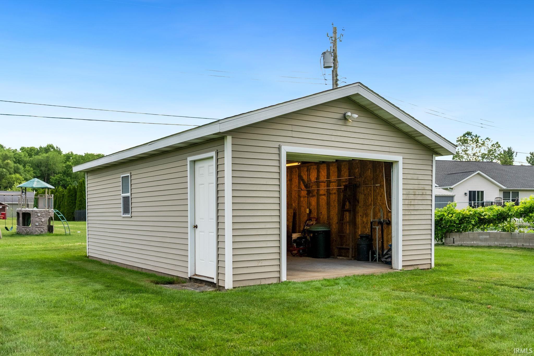 1716 Mayfield Common Goshen IN 46526