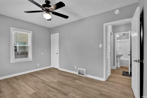 1106 S Boeke Road Evansville IN 47714