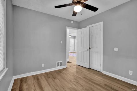 1106 S Boeke Road Evansville IN 47714