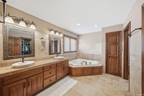 708 Blackthorn Cove Fort Wayne IN 46804