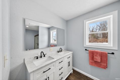 11102 N Dogleg Dr E Syracuse IN 46567