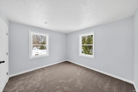 11102 N Dogleg Dr E Syracuse IN 46567