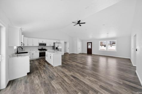 11102 N Dogleg Dr E Syracuse IN 46567