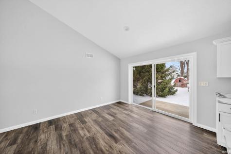 11102 N Dogleg Dr E Syracuse IN 46567