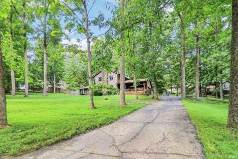 1724 N Ridgeway Drive Ellettsville IN 47429