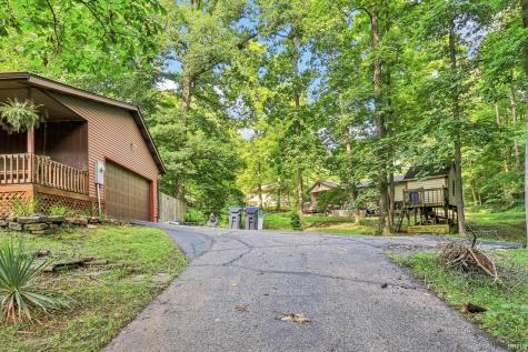 1724 N Ridgeway Drive Ellettsville IN 47429