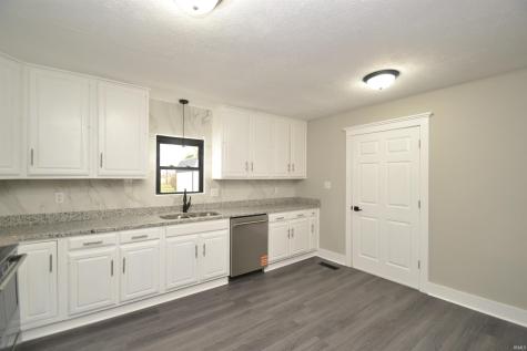 403 E Elm Street Sharpsville IN 46068