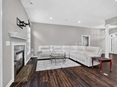 2051 E Barberry Drive Warsaw IN 46582