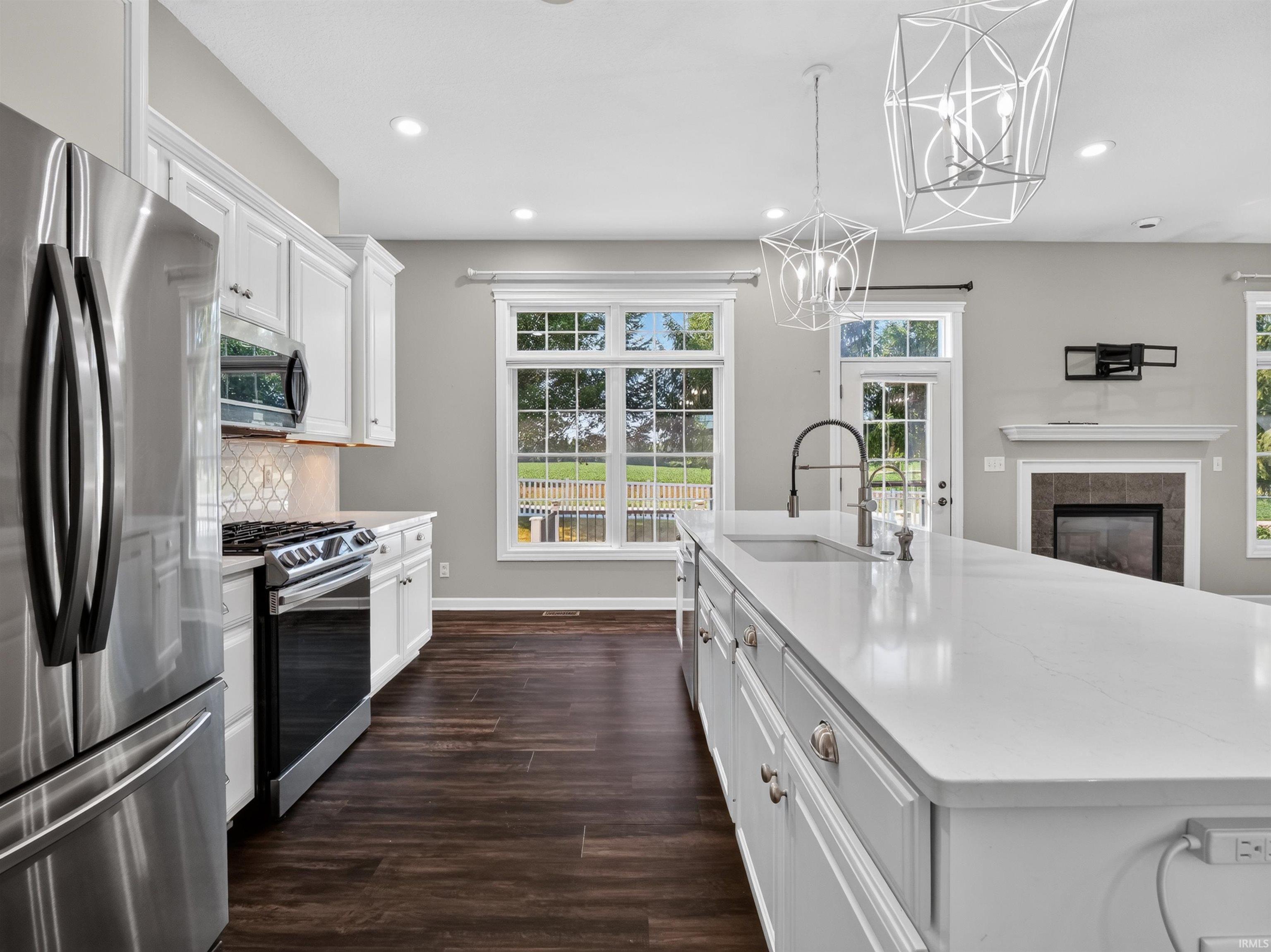 2051 E Barberry Drive Warsaw IN 46582