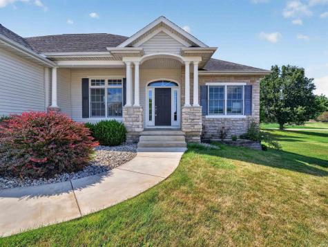 2051 E Barberry Drive Warsaw IN 46582