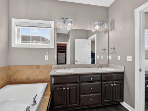 2051 E Barberry Drive Warsaw IN 46582