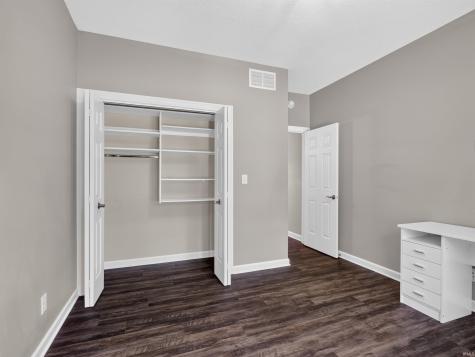 2051 E Barberry Drive Warsaw IN 46582
