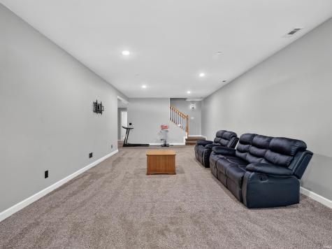 2051 E Barberry Drive Warsaw IN 46582