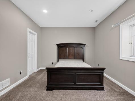 2051 E Barberry Drive Warsaw IN 46582