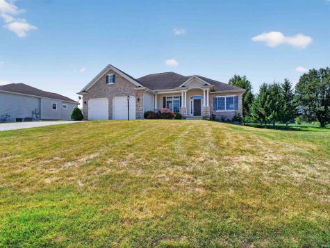 2051 E Barberry Drive Warsaw IN 46582