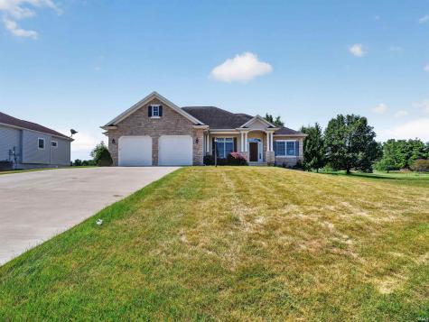 2051 E Barberry Drive Warsaw IN 46582