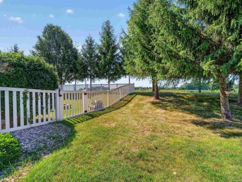 2051 E Barberry Drive Warsaw IN 46582