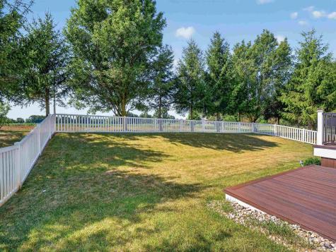 2051 E Barberry Drive Warsaw IN 46582