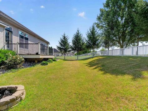 2051 E Barberry Drive Warsaw IN 46582