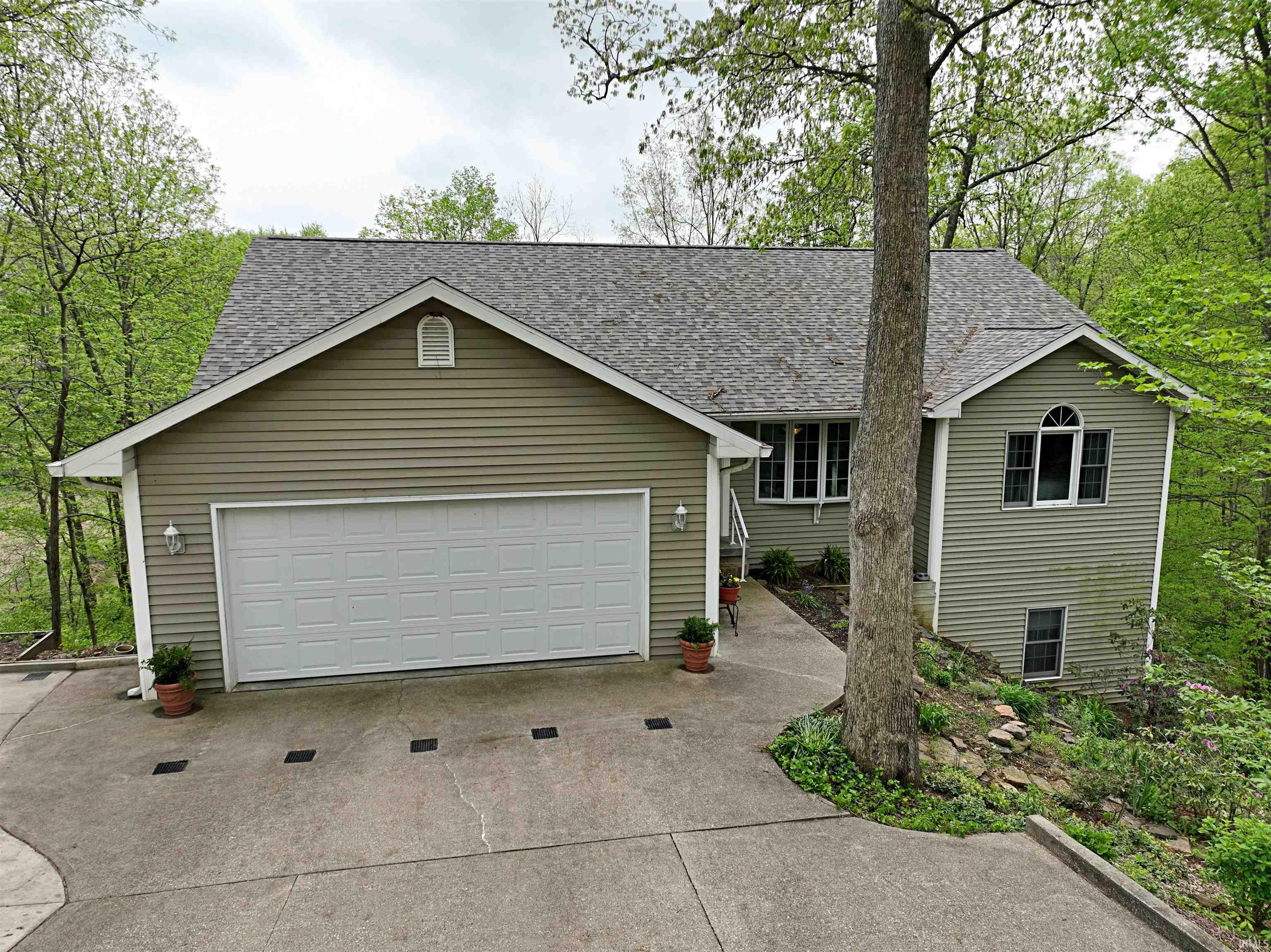 1196 Bellgrade Drive Loogootee IN 47553