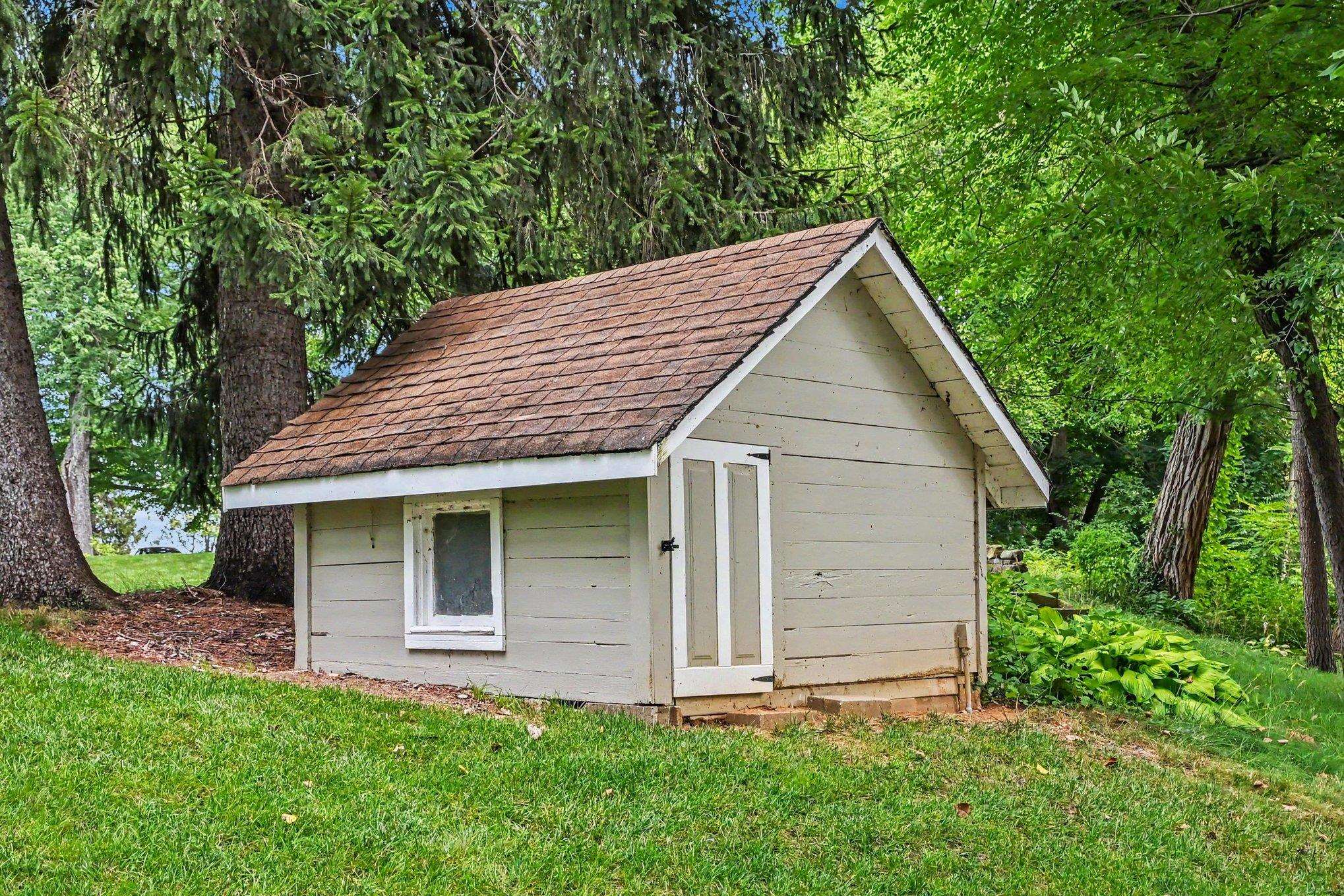 705 N River Road Bristol IN 46507