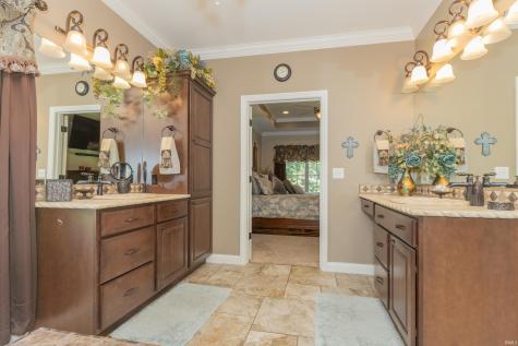 2575 Woodstone Lane Evansville IN 47712