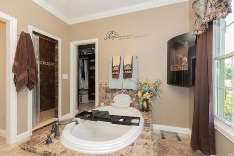 2575 Woodstone Lane Evansville IN 47712