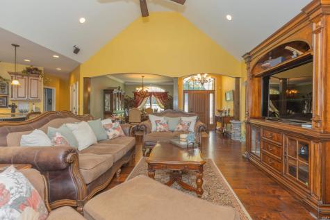 2575 Woodstone Lane Evansville IN 47712