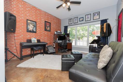 2575 Woodstone Lane Evansville IN 47712
