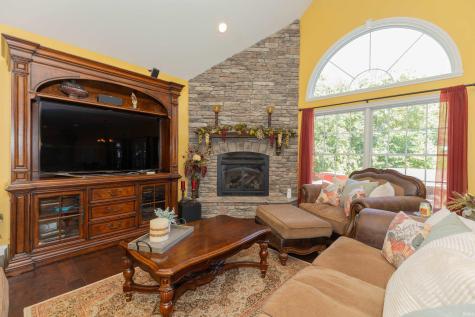 2575 Woodstone Lane Evansville IN 47712