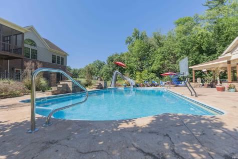2575 Woodstone Lane Evansville IN 47712