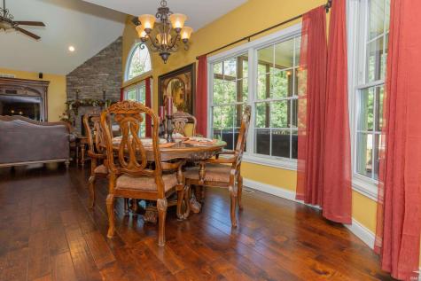 2575 Woodstone Lane Evansville IN 47712