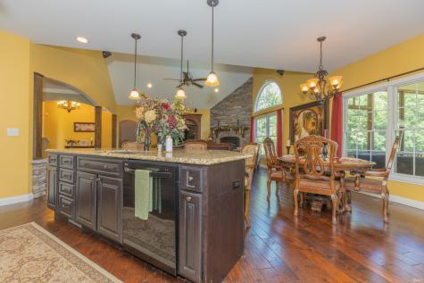 2575 Woodstone Lane Evansville IN 47712