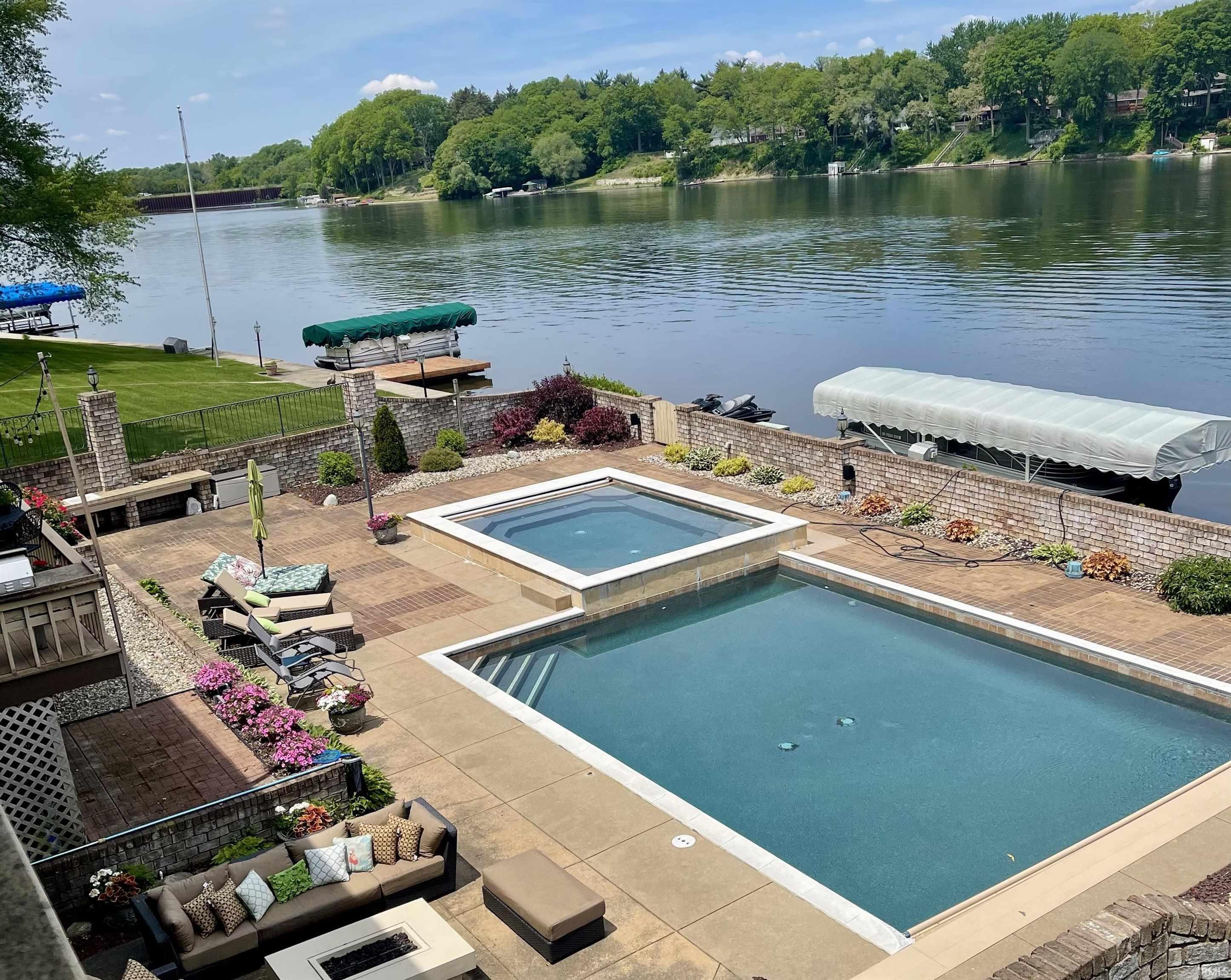 753 River Pointe Place Mishawaka IN 46544