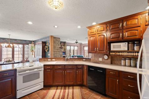 925 W Oakwood Lane Paoli IN 47454