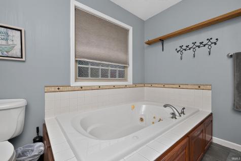 18670 Wilson Drive Goshen IN 46528