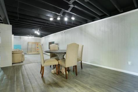5607 Twickingham Drive Evansville IN 47711